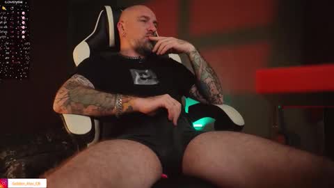 Snapshot of golden_alex chatting on 10.29.25 Alex online show from 10.29.25