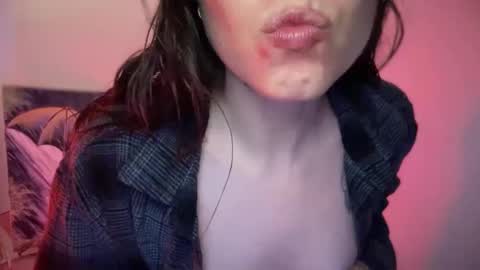 Goldengirlcartier online show from 01.14.25