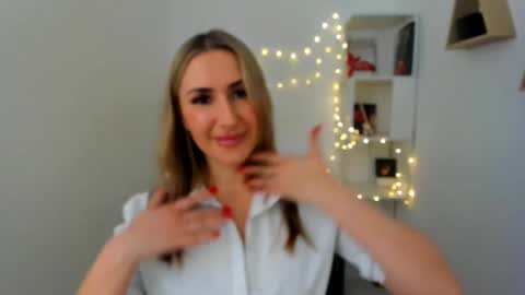 Olivia online show from 02.10.25