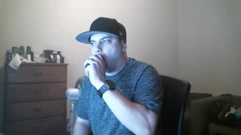 Snapshot of goleafzgo chatting on 12.30.24 goleafzgo online show from 12.30.24