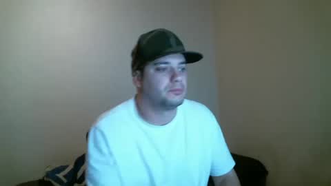 Snapshot of goleafzgo chatting on 10.15.25 goleafzgo online show from 10.15.25