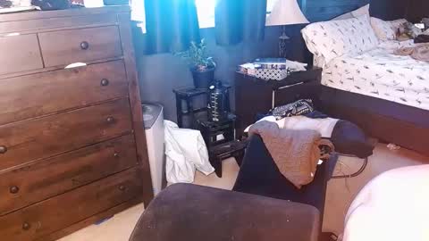 Snapshot of golgara chatting on 02.10.25 Golgara online show from 02.10.25