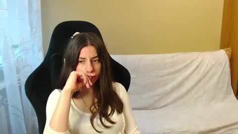 Snapshot of good__night chatting on 06.05.26 Elizabeth Effie online show from 06.05.26