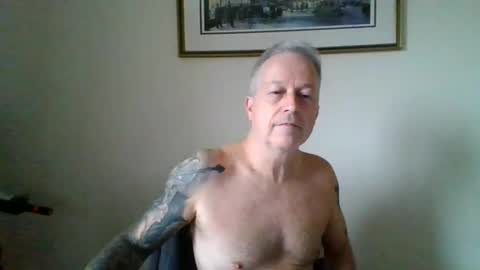 Snapshot of goodgriefnotagain chatting on 10.21.25 Goodgriefnotagain online show from 10.21.25