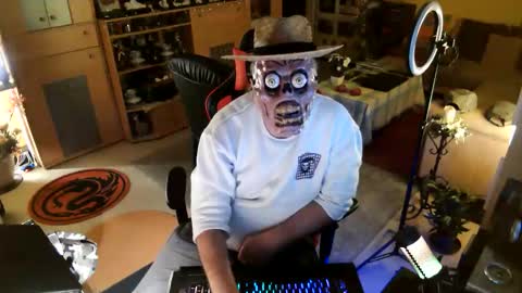 Snapshot of google5001 chatting on 10.23.25 google5001 online show from 10.23.25