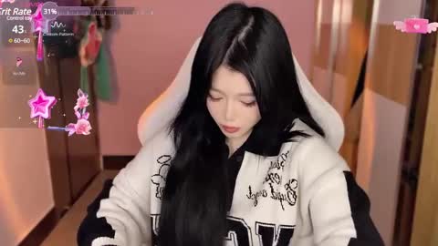 Snapshot of gorgeous_girl33 chatting on 12.06.24 gorgeous girl33 online show from 12.06.24