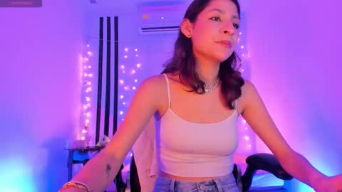 i am Jessi  I love animals and drawing I hope to get along with everyone. XOXO online show from 02.26.26