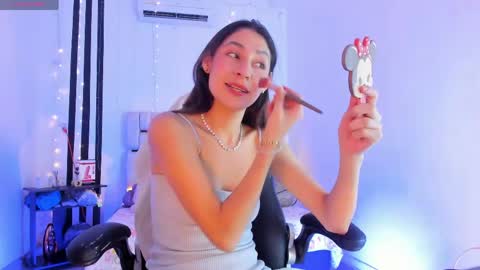 i am Jessi  I love animals and drawing I hope to get along with everyone. XOXO online show from 05.28.26