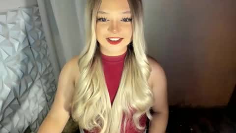 Snapshot of gorgeousamandarose chatting on 05.27.26 Amanda rose online show from 05.27.26