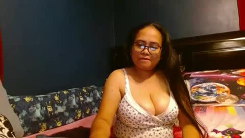 gorgeouslyn09 online show from 10.15.25