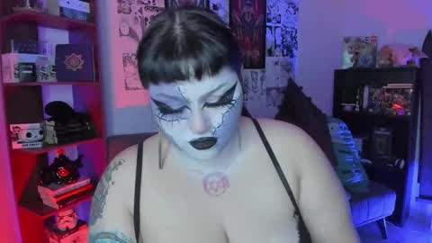 Snapshot of goth_stein chatting on 10.13.25 Engel Please help me to reach 50 thumbs up online show from 10.13.25