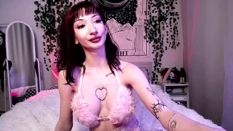 Snapshot of gothdesss chatting on 01.05.25 online show from 01.05.25