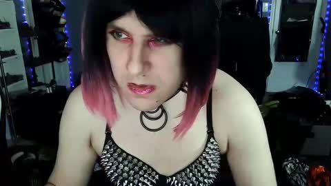 Victoriana online show from 12.30.24