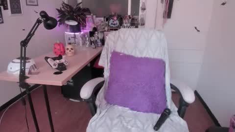 Snapshot of gothic_do11 chatting on 10.26.25 hi my name is Elizabeth nice to meet you online show from 10.26.25