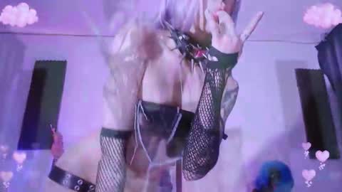        online show from 11.04.25