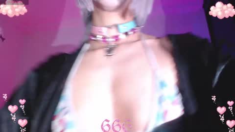 Snapshot of gothicute chatting on 04.29.26 online show from 04.29.26