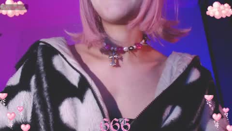 Snapshot of gothicute chatting on 05.03.26 online show from 05.03.26