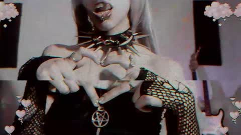 Snapshot of gothicute chatting on 05.25.26 online show from 05.25.26