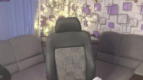 Snapshot of grace054 chatting on 09.10.25 Grace online show from 09.10.25