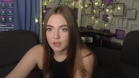 Snapshot of grace054 chatting on 09.28.25 Grace online show from 09.28.25