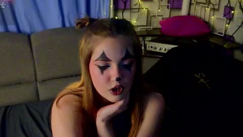 Snapshot of grace054 chatting on 11.02.25 Grace online show from 11.02.25