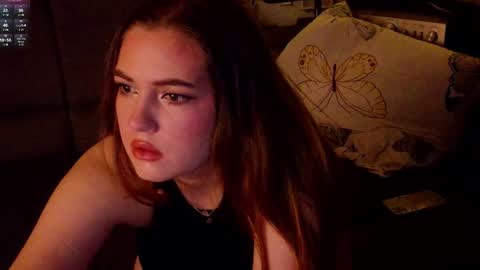 Snapshot of grace054 chatting on 11.30.25 Grace online show from 11.30.25