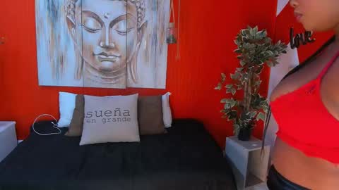 Snapshot of grace_miller19 chatting on 10.12.25 grace online show from 10.12.25