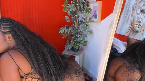 Snapshot of grace_miller19 chatting on 10.31.25 grace online show from 10.31.25