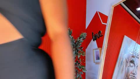 Snapshot of grace_miller19 chatting on 11.28.25 grace online show from 11.28.25