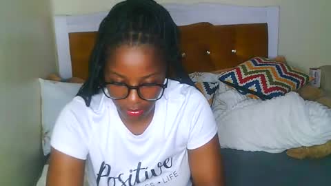 Snapshot of graceessy chatting on 01.20.25 graceessy online show from 01.20.25