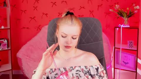 Grace Glamour online show from 01.22.25