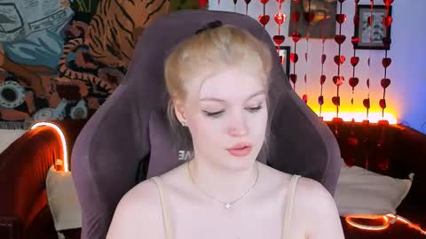 Grace Glamour online show from 02.15.25