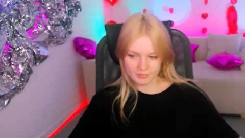 Grace Glamour online show from 02.22.25