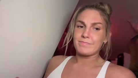 Snapshot of graciemae_baexx chatting on 12.13.24 Gracie Mae online show from 12.13.24