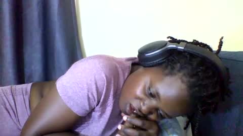 Snapshot of grannylover_ chatting on 09.20.25 grannylover_ online show from 09.20.25