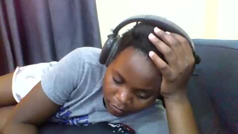 Snapshot of grannylover_ chatting on 11.20.25 grannylover_ online show from 11.20.25