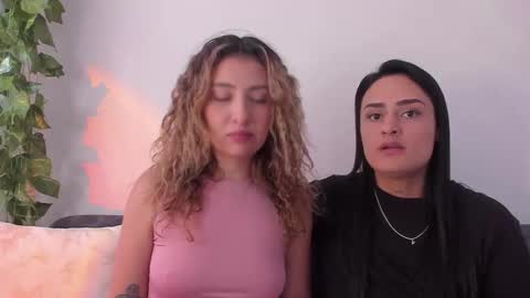 Snapshot of grave_duo chatting on 10.23.25 GRAVE DUO online show from 10.23.25