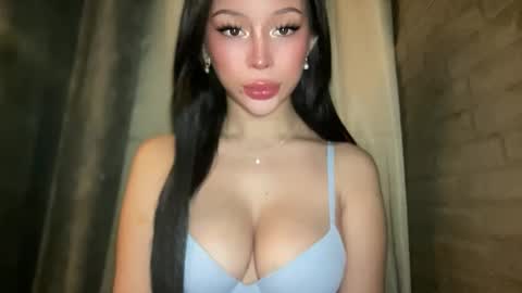 Marie Pelie online show from 12.19.25