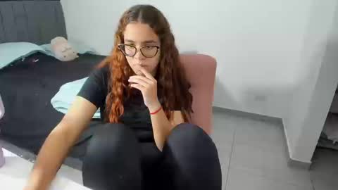 Snapshot of greciaruiz chatting on 10.15.25 GreciaRuiz online show from 10.15.25