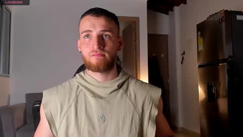 Snapshot of greeneyes_col chatting on 02.06.25 Juan online show from 02.06.25