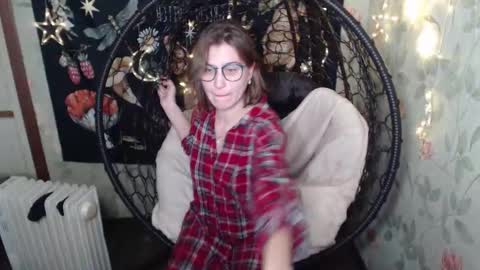 Lina online show from 10.19.25