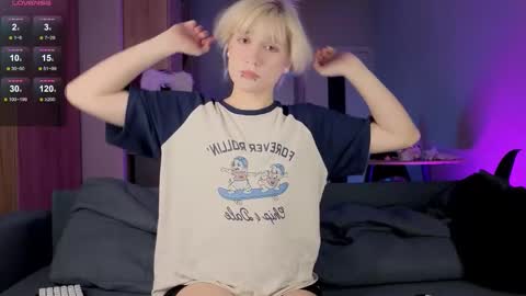 Greg-independent model online show from 11.19.25