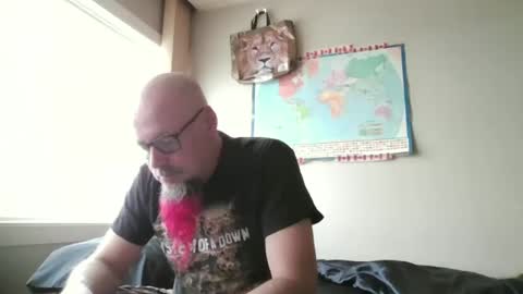 Snapshot of gregrev chatting on 01.01.25 gregrev online show from 01.01.25