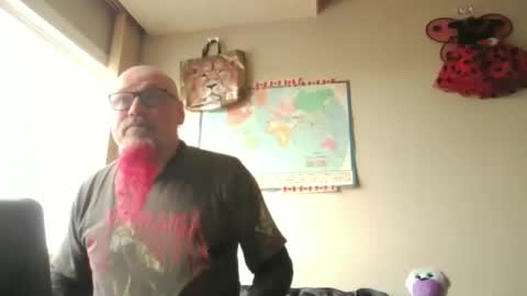 Snapshot of gregrev chatting on 09.26.25 gregrev online show from 09.26.25