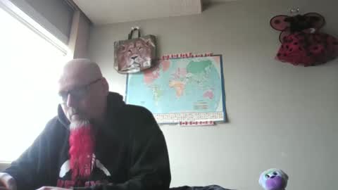 Snapshot of gregrev chatting on 10.07.25 gregrev online show from 10.07.25