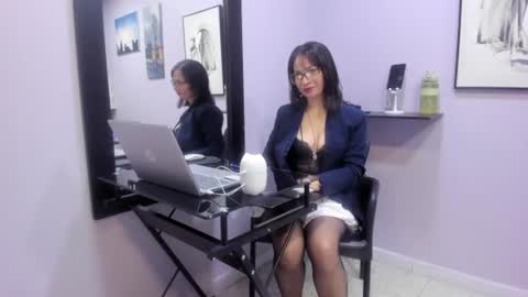 Snapshot of greta_borbon chatting on 06.22.26 Greta online show from 06.22.26