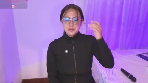 Snapshot of gretta_lane chatting on 04.17.26 Jenny online show from 04.17.26