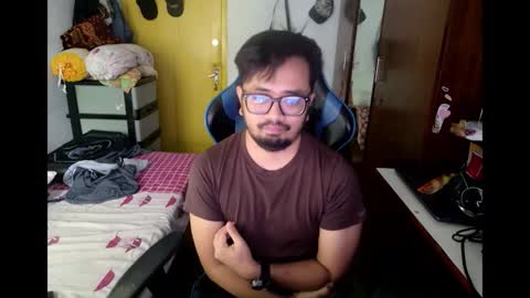 Snapshot of greybondage93 chatting on 11.30.25 Grey Hardy Slave online show from 11.30.25