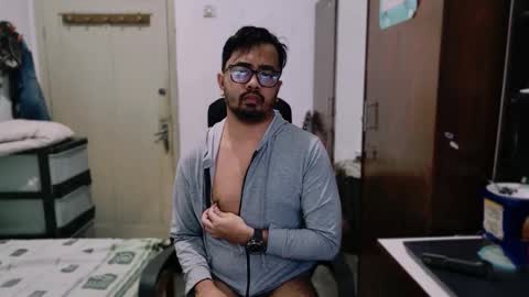 Snapshot of greybondage93 chatting on 02.24.26 Grey Hardy Slave online show from 02.24.26