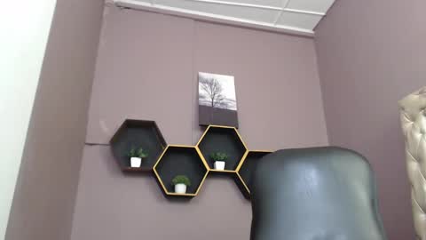 Snapshot of greys_ath chatting on 12.21.24 greys online show from 12.21.24